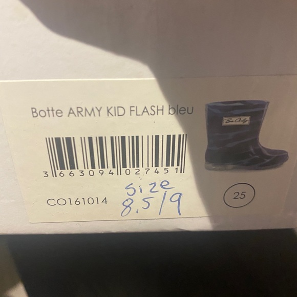 Rubber or Rain Boots Size 8.5-9 Toddler - Picture 2 of 2